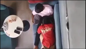 Quay lén tình nhân liếm bú cho gấu nơi công cộng